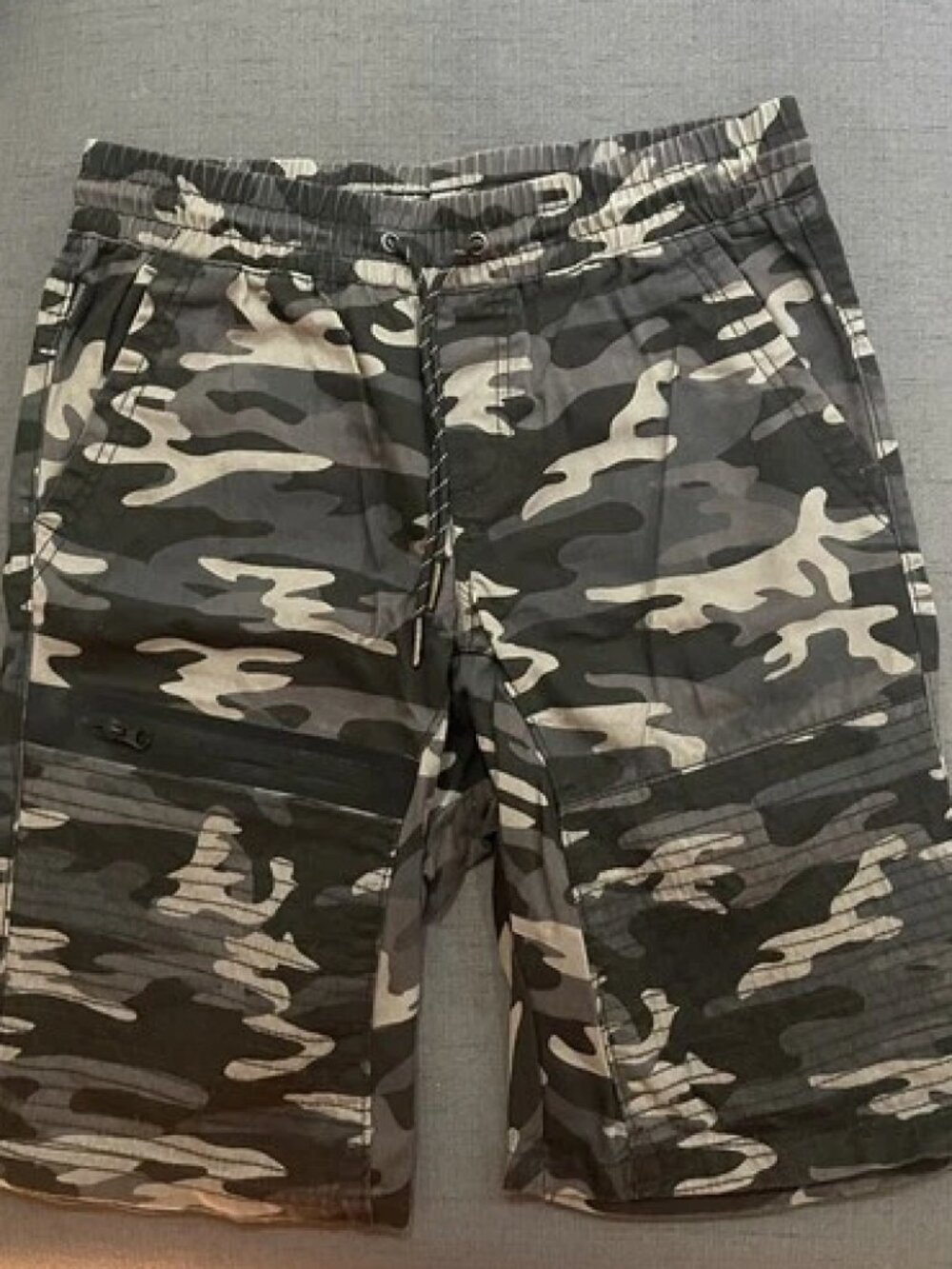 Ring of Fire Men's Camo Moto Shorts Grey Black Drawstring Size Small NWOT